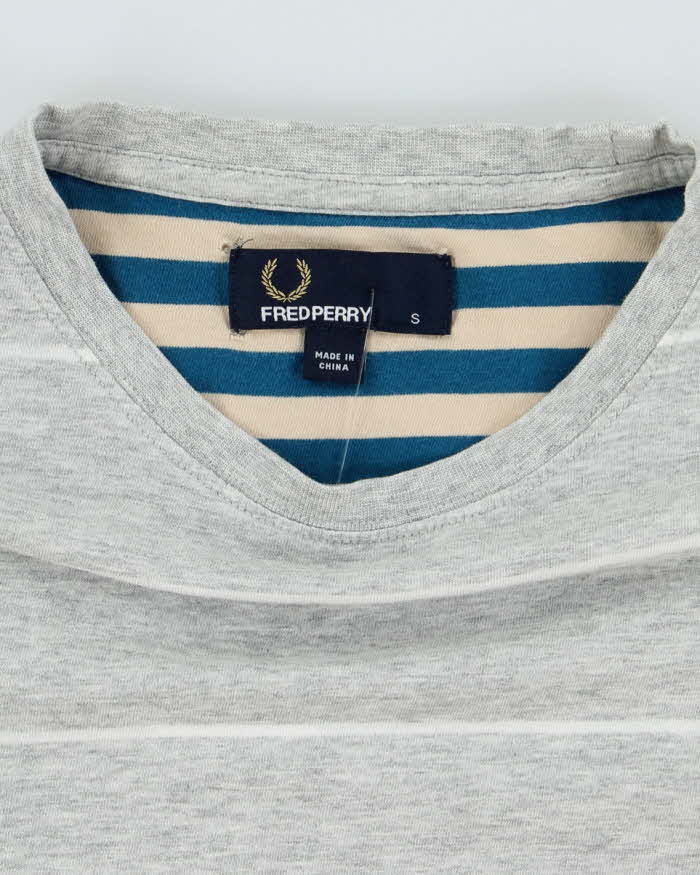 Vintage 2000's Fred Perry Striped Small Crest Logo T-Shirt - S