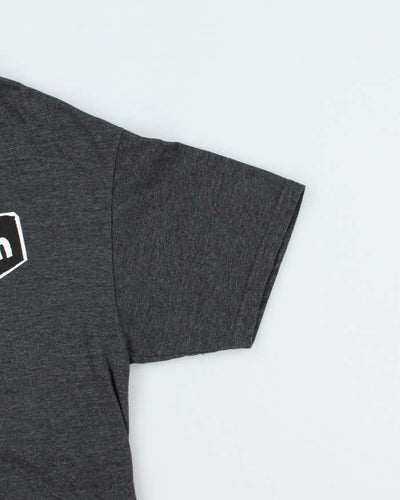 Vintage 2000's Volcom Spell Out Graphic T-Shirt - M
