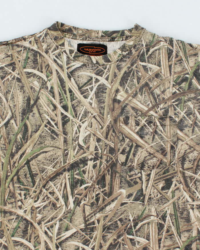 Vintage Y2K All Over Print Camouflage Pocket T-Shirt - M