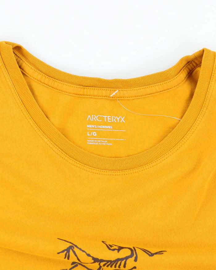 Vintage Arc'teryx Short Sleeve T-shirt - L