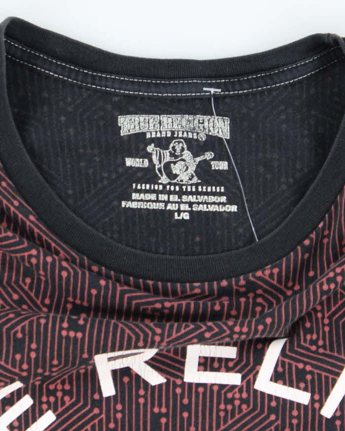 Vintage 2000's True Religion Patterned Centre Logo T-Shirt - L
