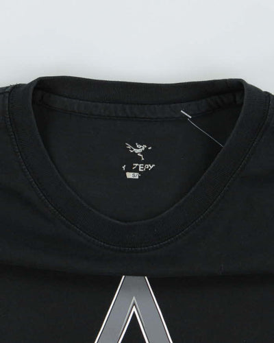 Vintage Arc'teryx Centre Logo Graphic T-Shirt - S