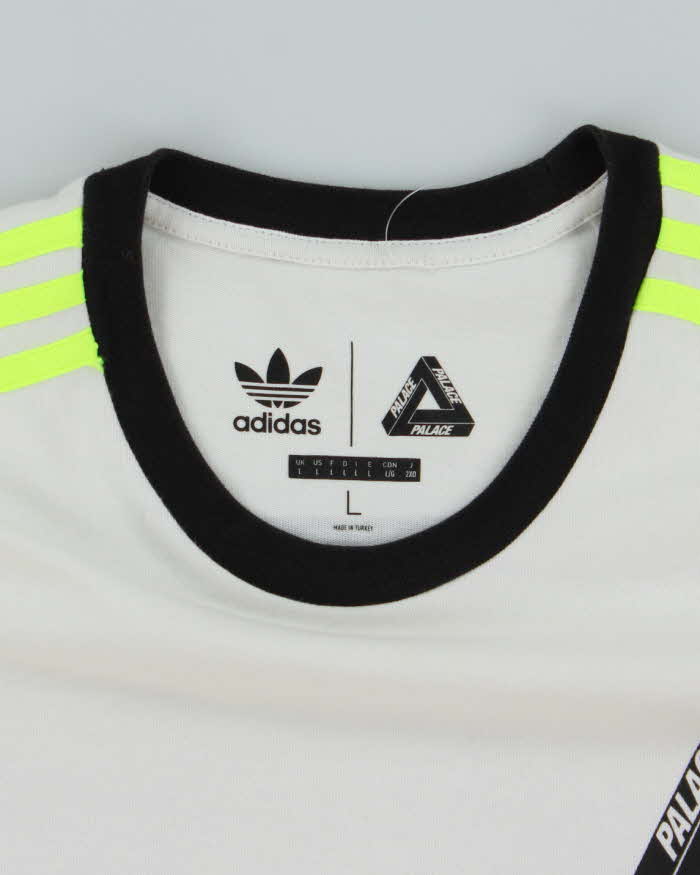 Palace Skateboards x Adidas Tri-Logo Graphic T-Shirt - L – Rokit
