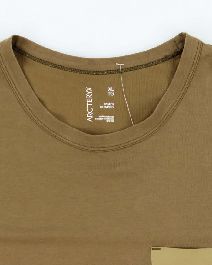 Vintage Arc'teryx Lightweight Pocket T-Shirt - XL