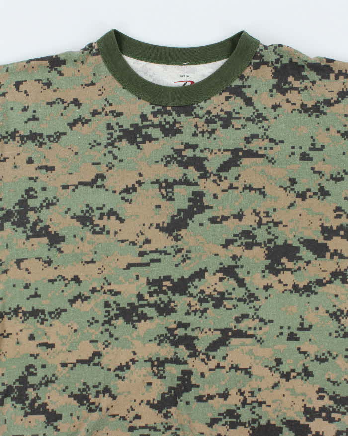 Vintage Y2K Green Digital Camouflage Army T-Shirt - XL