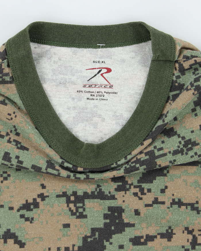 Vintage Y2K Green Digital Camouflage Army T-Shirt - XL