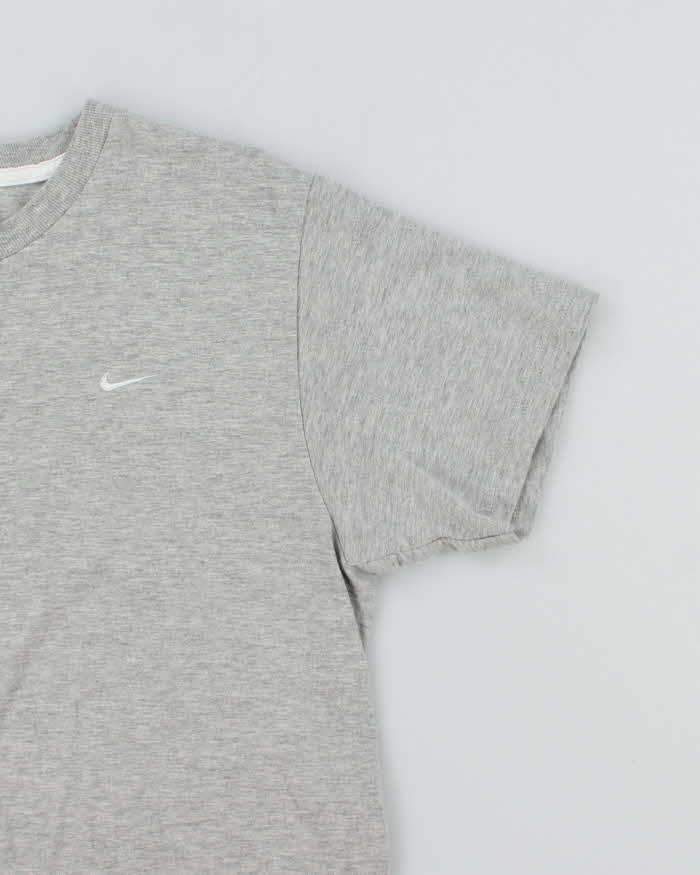 Vintage Y2K Nike Small Embroidered Swoosh T-Shirt - S