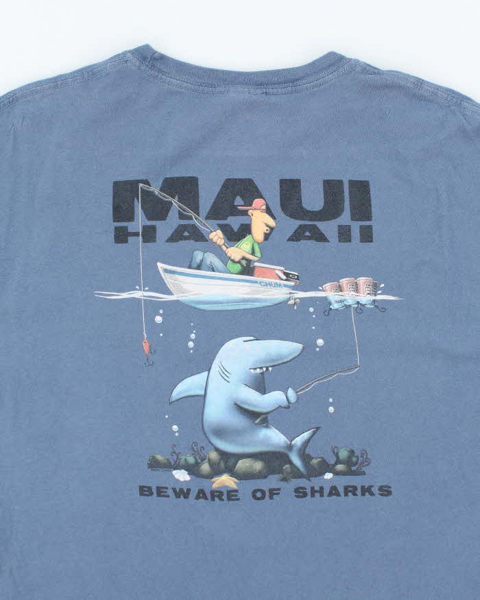 Vintage 2000's Maui Beware Sharks Souvenir T-Shirt - L