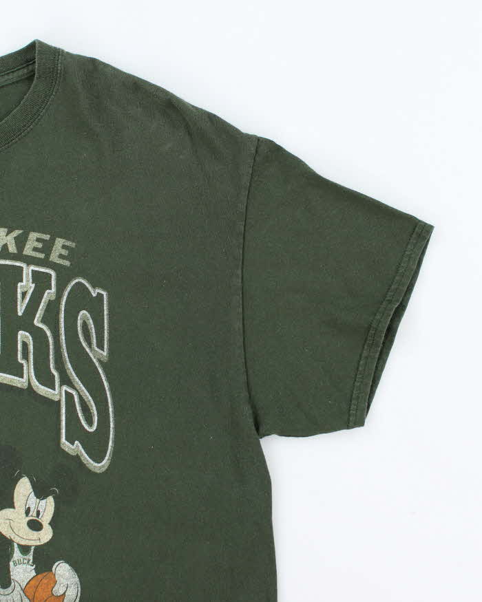 Junk Food x Disney Milwaukee Bucks Basketball Graphic T-Shirt - M
