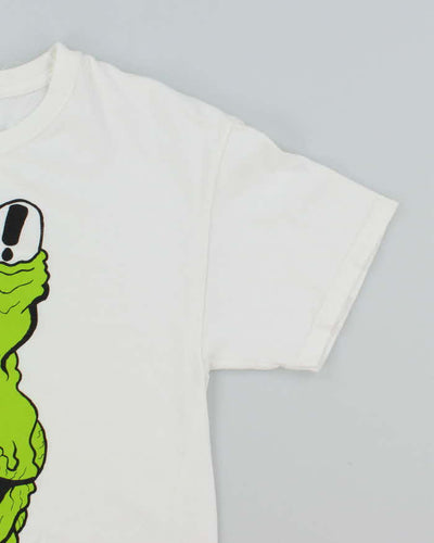 Vintage 2000's Big Face Alien Graphic T-Shirt - L