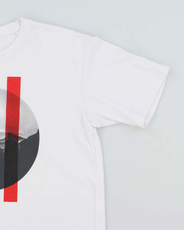Vintage Y2K Marlboro Graphic T-Shirt - L