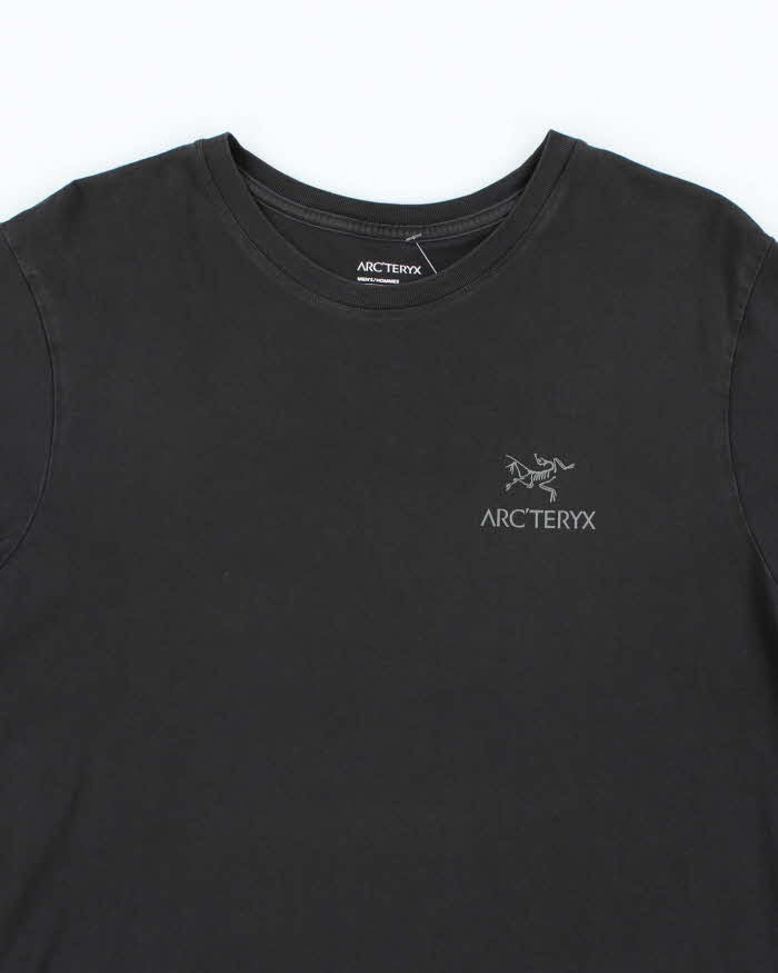Vintage 2000's Arc'teryx Small Logo Lightweight T-Shirt - L