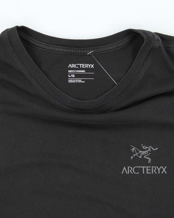 Vintage 2000's Arc'teryx Small Logo Lightweight T-Shirt - L