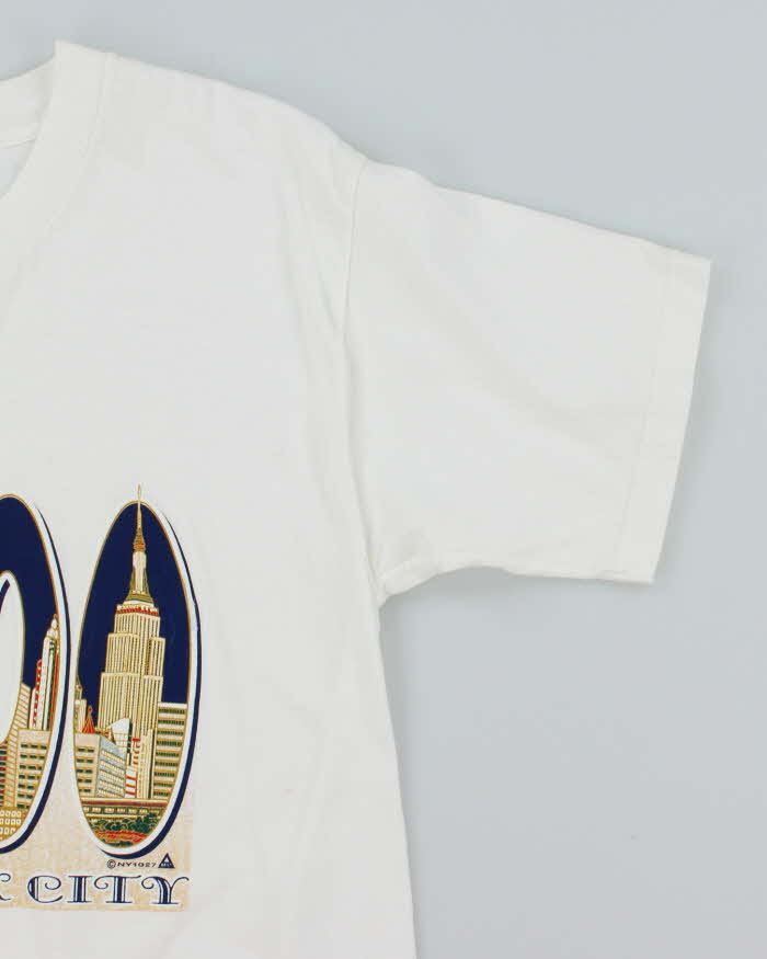 Vintage 2000's New York City Graphic T-Shirt - L