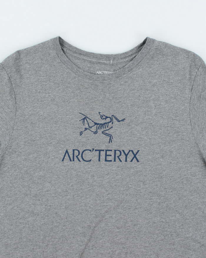 Vintage Arc'teryx Centre Logo Graphic T-Shirt - L