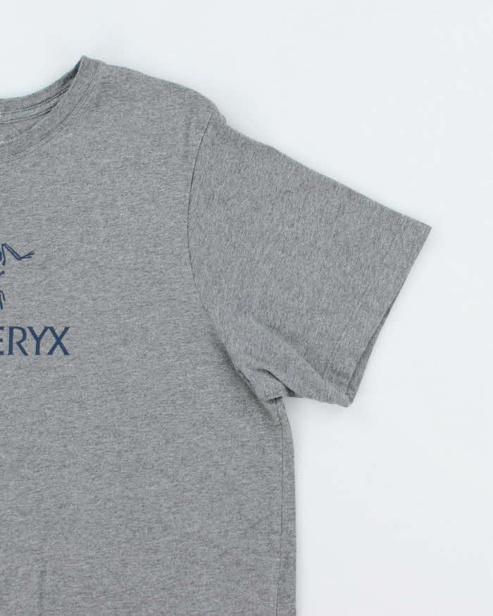 Vintage Arc'teryx Centre Logo Graphic T-Shirt - L