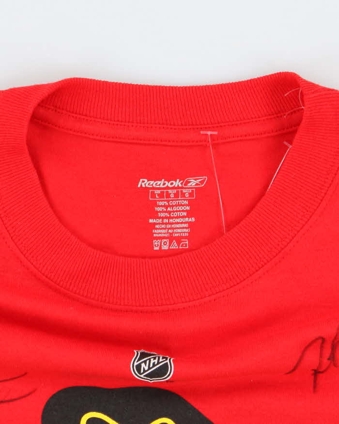 Vintage Reebok Chicago Black Hawks Team Signed Graphic T-Shirt - L