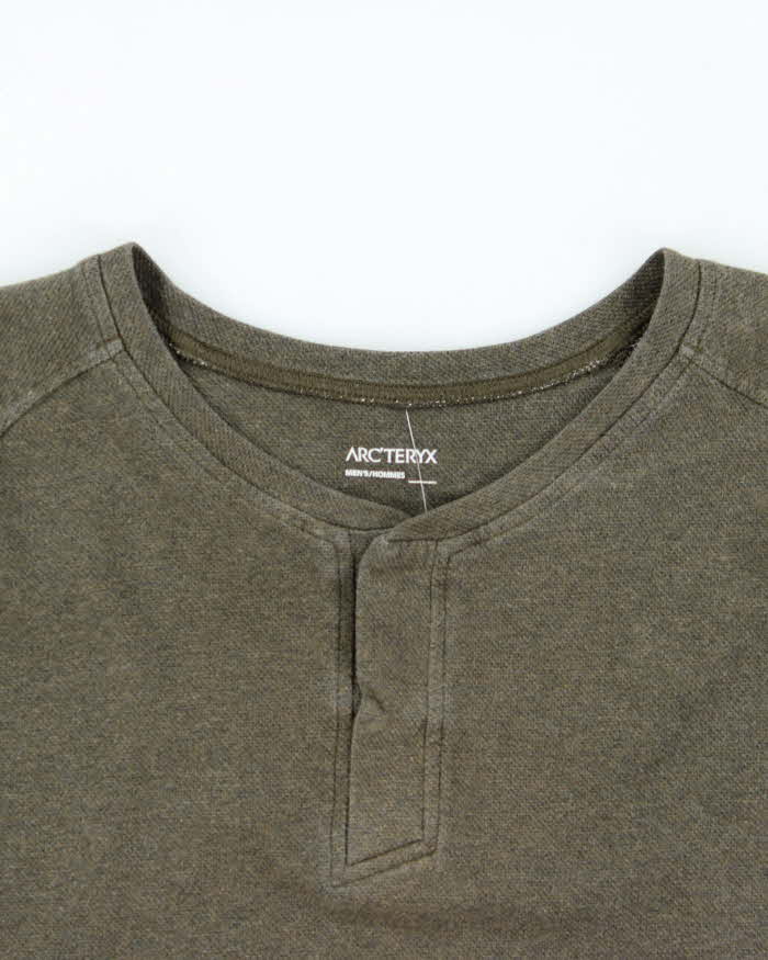 Vintage Arc'teryx Khaki Long Sleeve Henley T-Shirt - XL