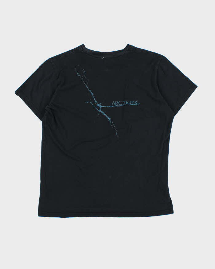 Vintage Arc'teryc Logo Graphic Short Sleeve T-Shirt - M