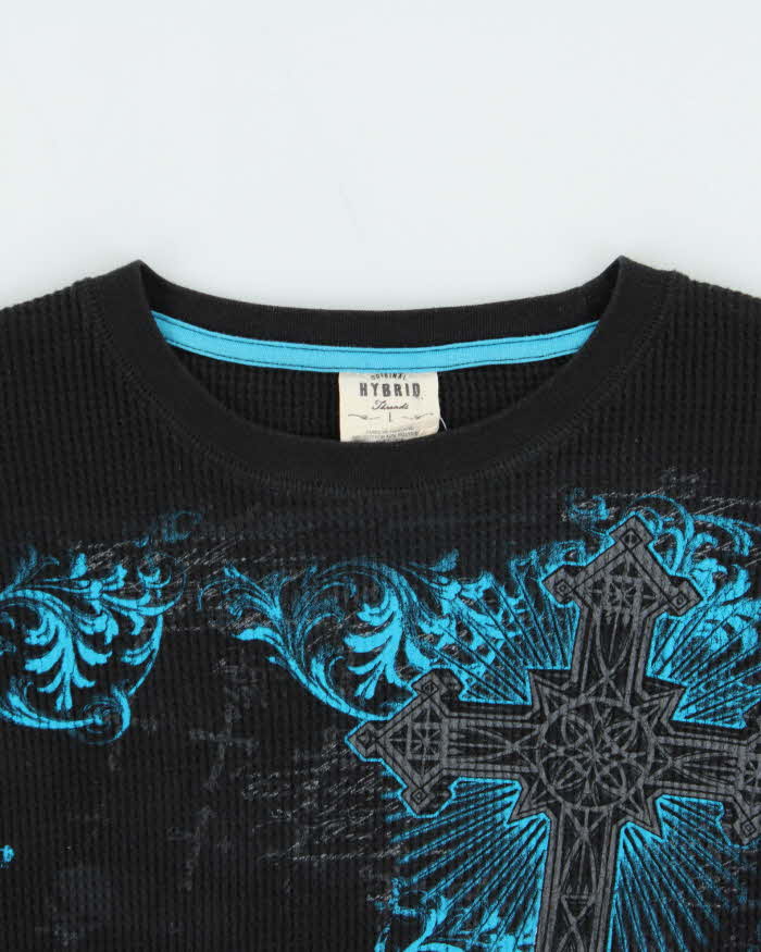 Vintage Y2K 00s Gothic Print Long Sleeve Waffle Knit T-Shirt - L