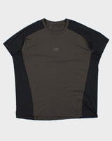 Vintage Arc'teryx Two-Tone Centre Logo T-Shirt - L
