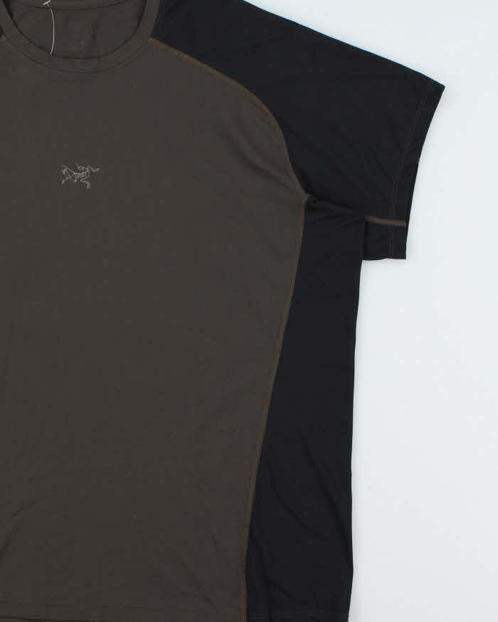 Vintage Arc'teryx Two-Tone Centre Logo T-Shirt - L
