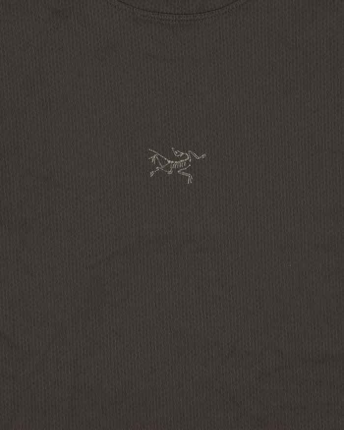Vintage Arc'teryx Two-Tone Centre Logo T-Shirt - L