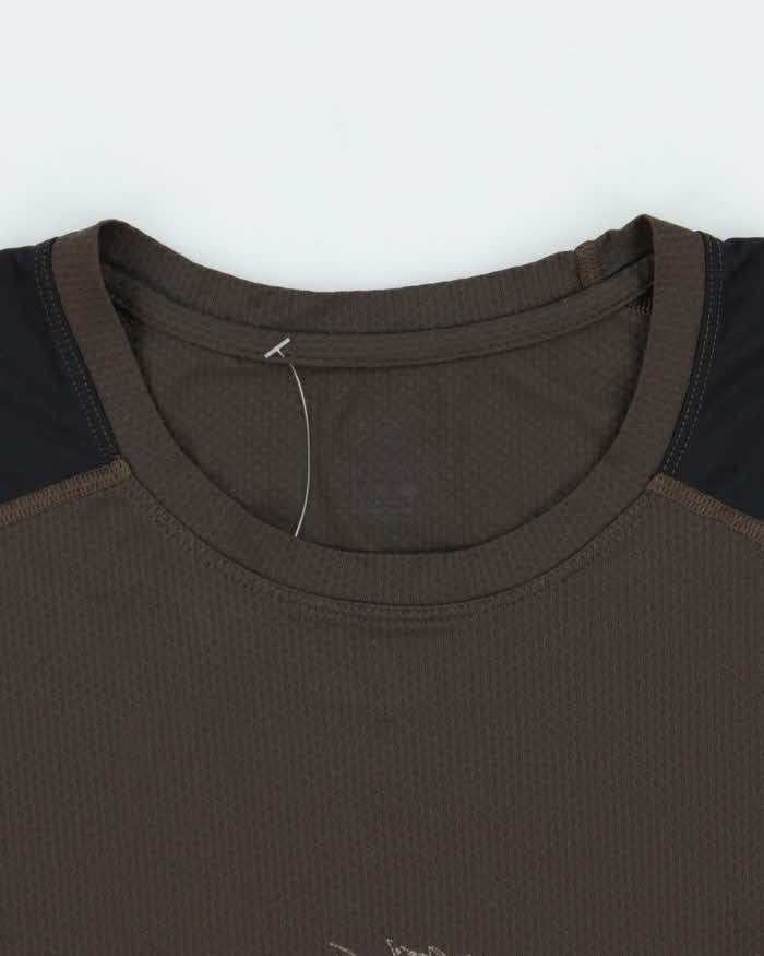 Vintage Arc'teryx Two-Tone Centre Logo T-Shirt - L