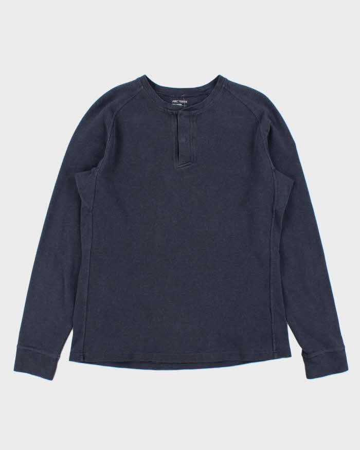 Vintage Arc'teryx Sirrus Thermo Long Sleeve Crewneck Henley T-Shirt - M
