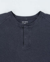 Vintage Arc'teryx Sirrus Thermo Long Sleeve Crewneck Henley T-Shirt - M