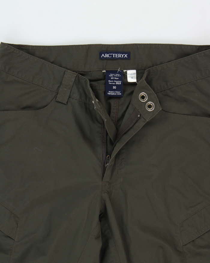 Vintage Y2K 00s Arc'teryx Khaki 'Jasp' Low-Rise Soft Shell Straight Leg Elastic Hiking Trousers - W30 L32