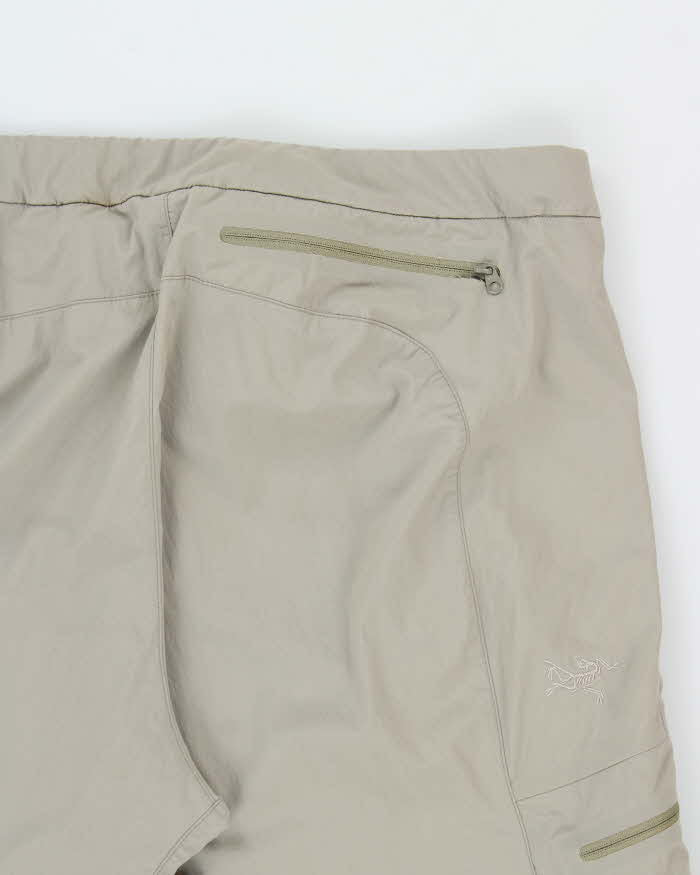 Vintage Y2K 00s Arc'teryx Desert Khaki Low Rise Relaxed Fit Wide Leg Technical Hiking Trousers - W34 L32