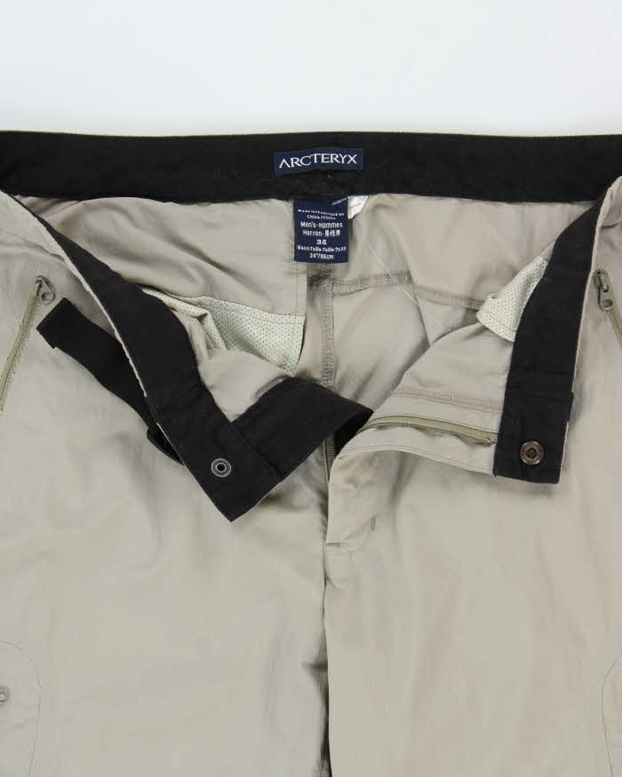 Vintage Y2K 00s Arc'teryx Desert Khaki Low Rise Relaxed Fit Wide Leg Technical Hiking Trousers - W34 L32