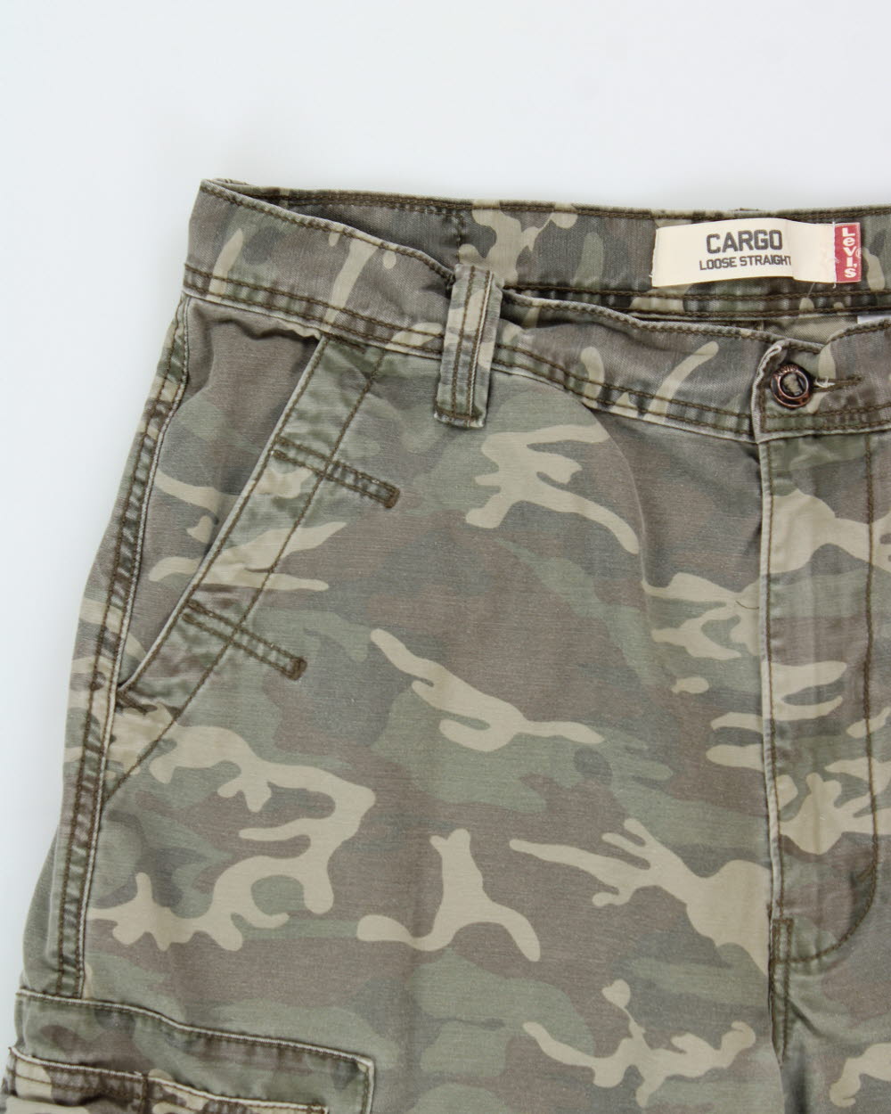 Vintage '03 Y2K Levi's Mid-Rise Woodland Camo Canvas Loose Straight Fit Cargo Trousers - W36 L30