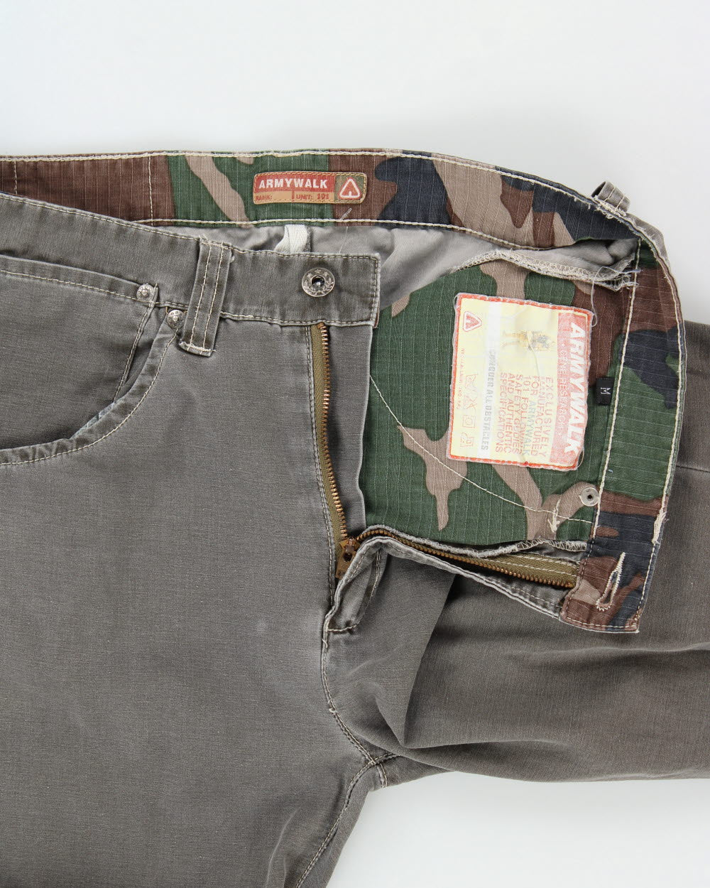 Vintage Y2K 00s Armywalk Khaki Canvas Barrel Leg Camo Cuff Trousers - W30 L30