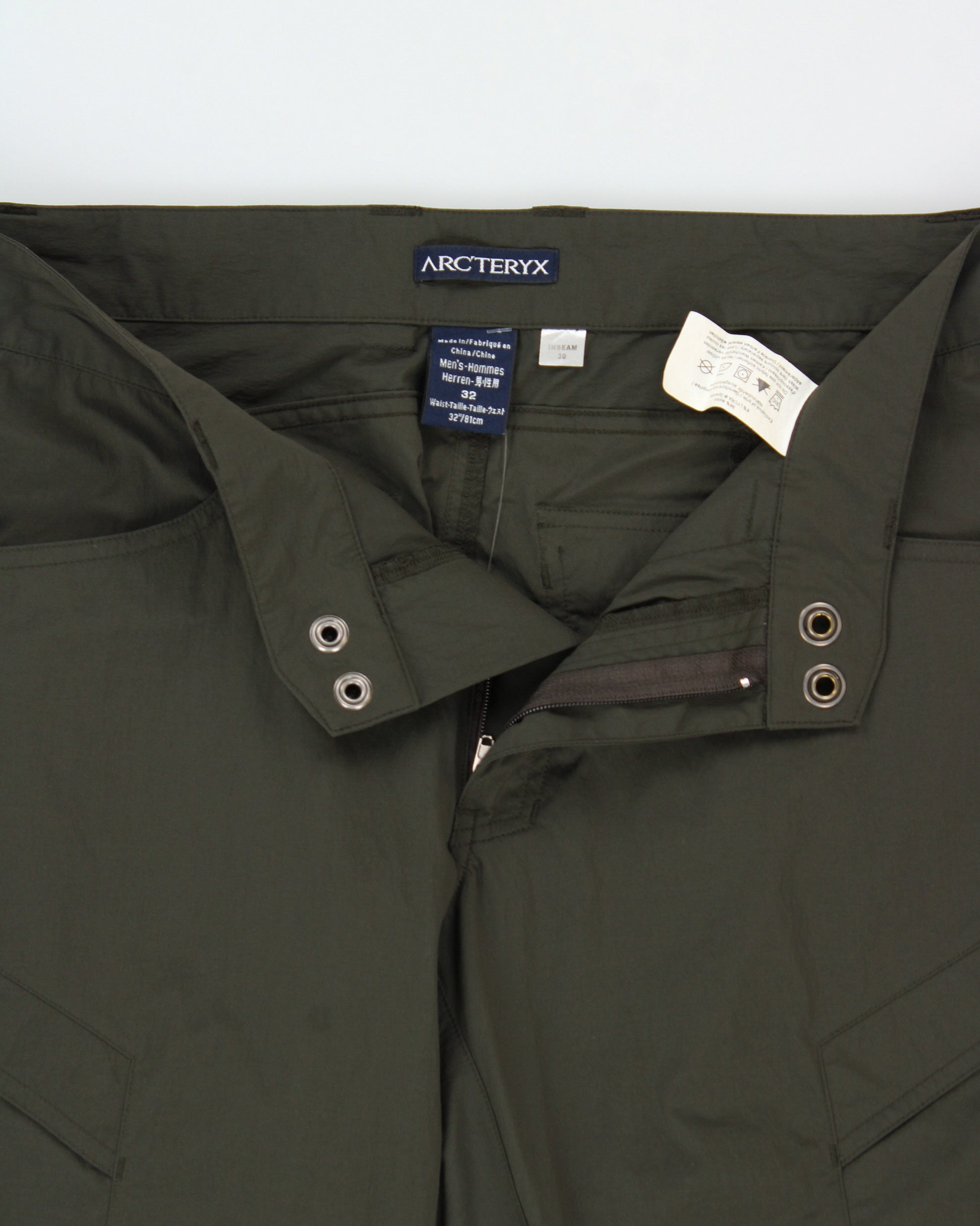 Vintage Y2K 00s Arc'teryx Khaki Gamma Mid-Rise Soft Shell Relaxed Fit Straight Leg Hiking Trousers - W32 L30