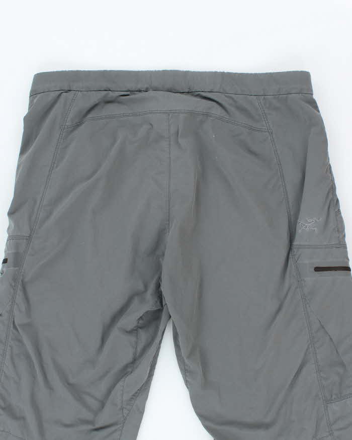 Vintage Y2K Arc'teryx Lightweight Multi Pocketed Utility 3/4 Length Trousers - W36 L21