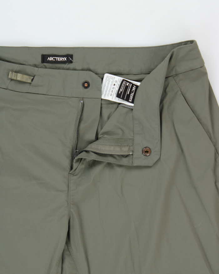 2022 Arc'teryx 'Acrople Jogger' Khaki Soft Shell Loose Fit Cuffed Technical Tracksuit Trousers - W36 L30