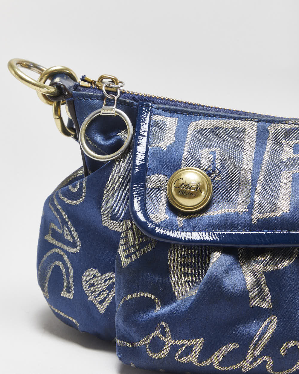 Vintage Dooney &amp; Bourke All-Weather Leather Bucket Bag