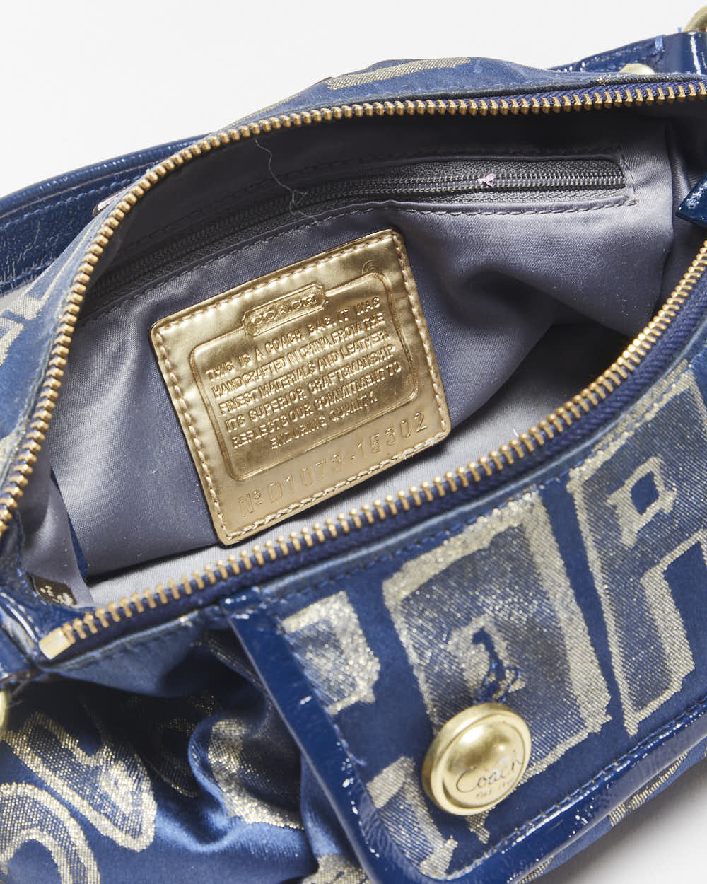 Vintage Dooney &amp; Bourke All-Weather Leather Bucket Bag