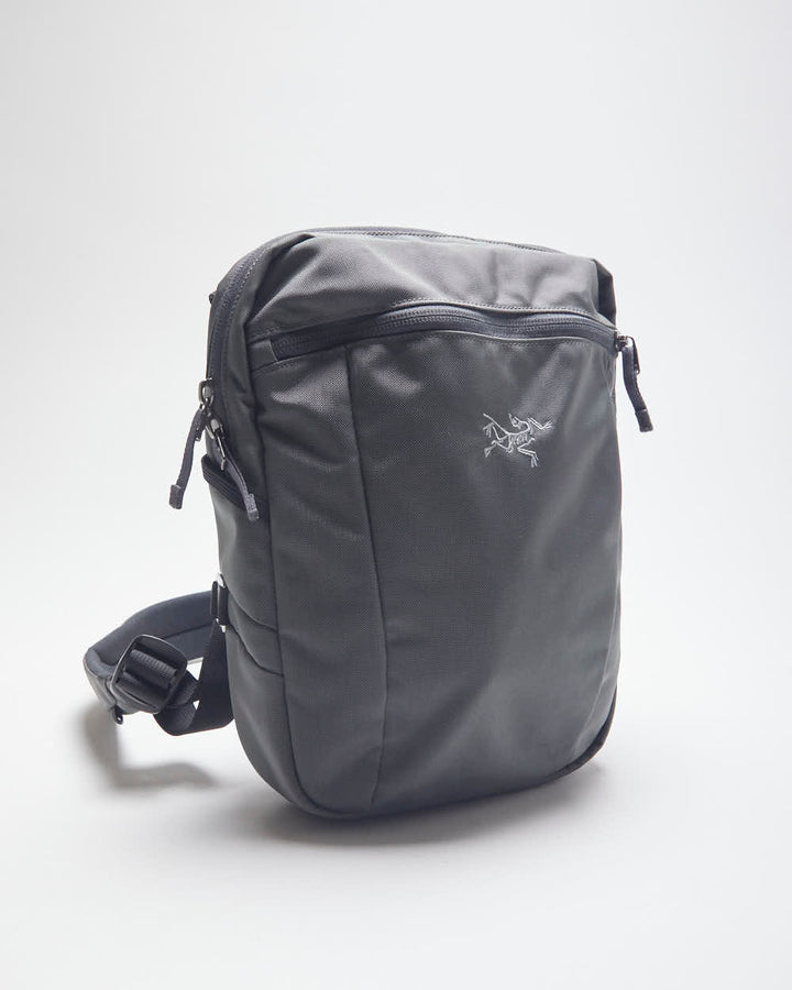 Vintage Arc'teryx Multi Pocket Shoulder Bag