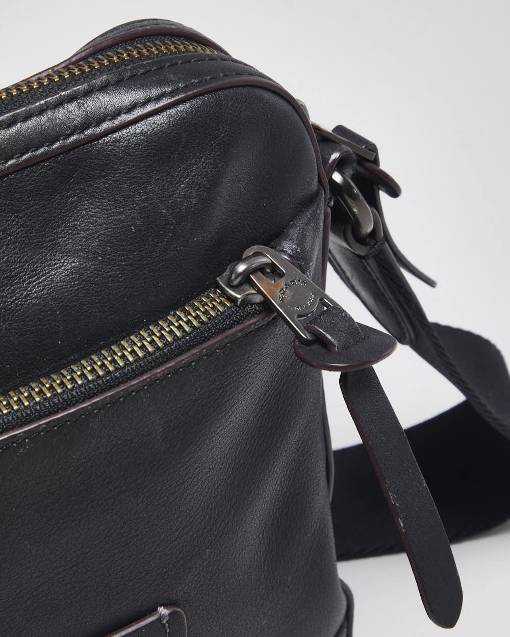 Vintage Y2k 00s Coach Cross-Body Bag