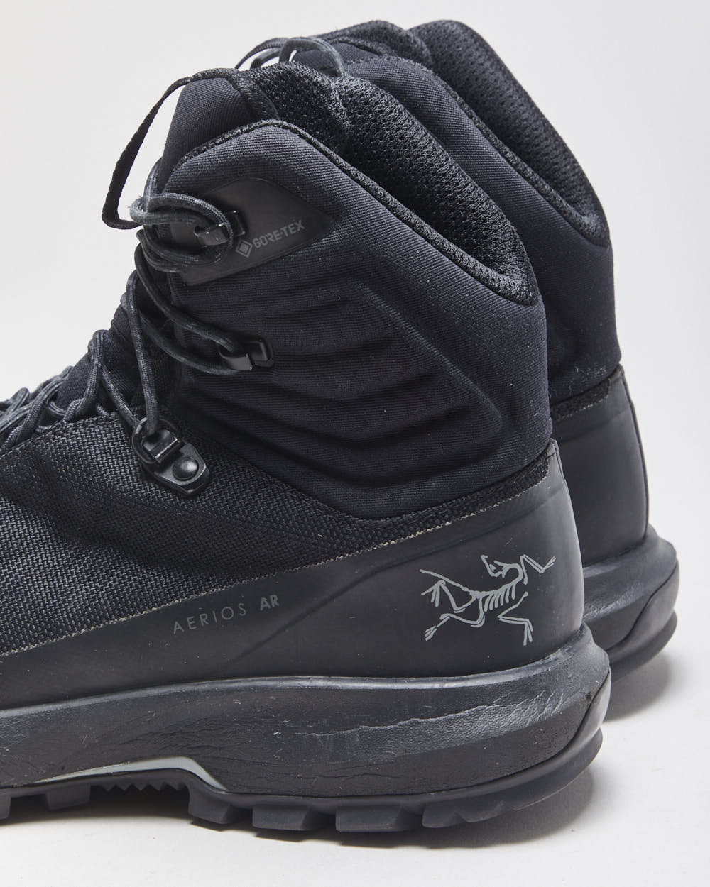 Arc'teryx Aerios AR Mid Gore-tex Hiking Boots - UK7