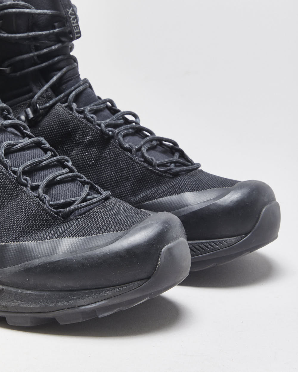 Arc'teryx Aerios AR Mid Gore-tex Hiking Boots - UK7