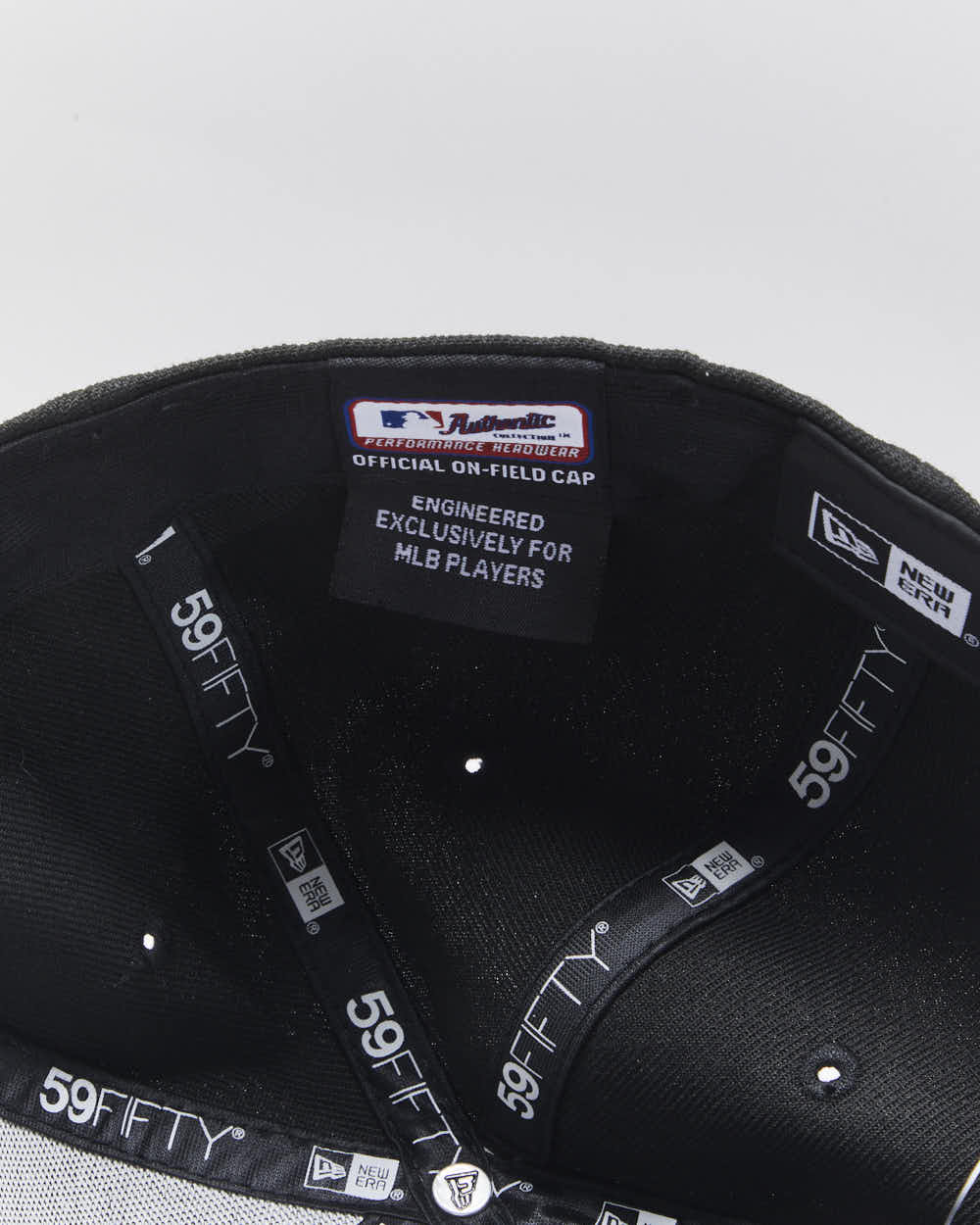 Vintage New Era 59Fifty Chicago White Sox Official On-Field MLB Fitted Baseball Cap - 7 5/8