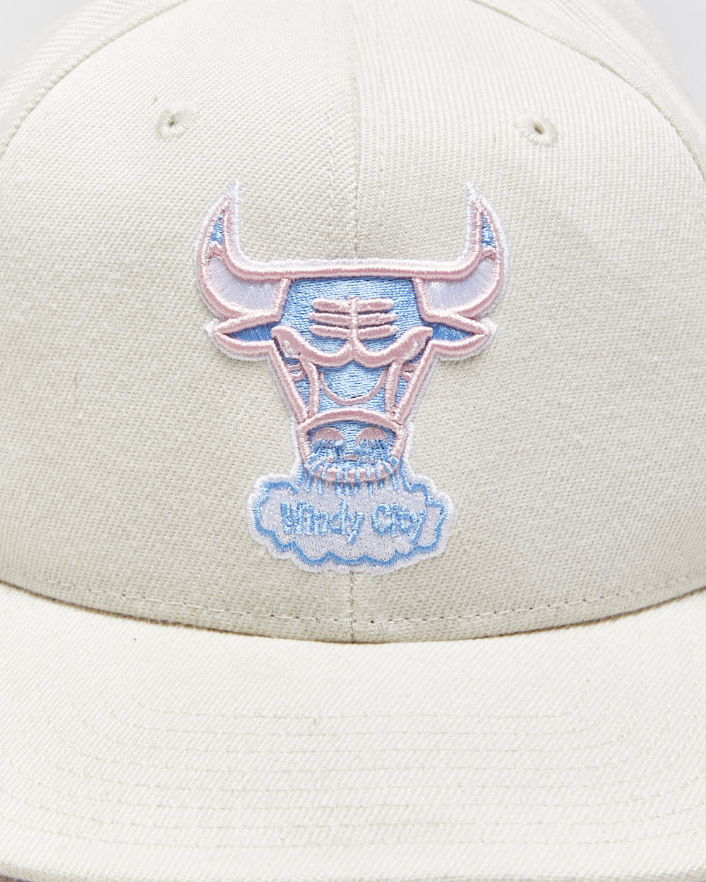 Mitchell &amp; Ness Hardwood Classic Chicago Bulls Windy City 2006 Anniversary NBA Fitted Baseball Cap - 7