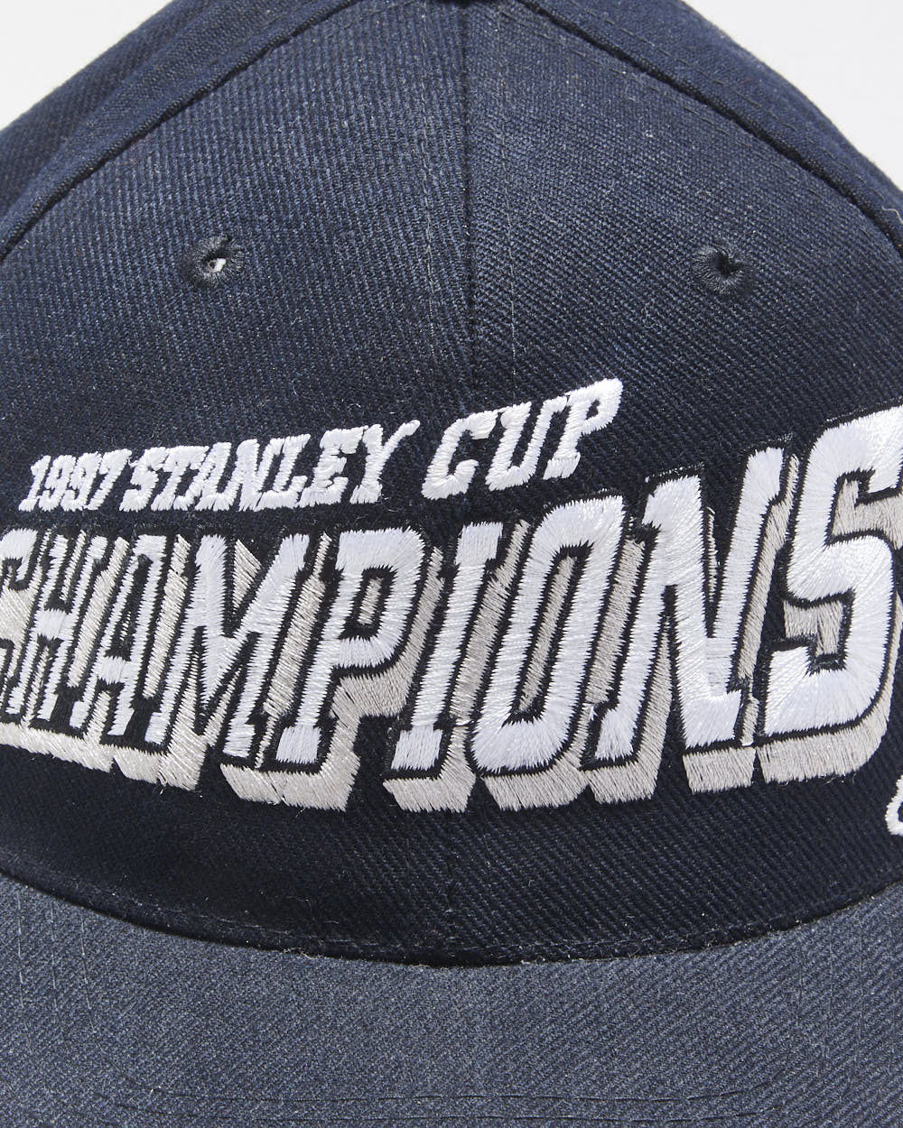 Vintage 1997 Detroit Red Wings Stanley Cup Champions Wool Blend NHL Center Ice Sports Specialties Snapback - OS