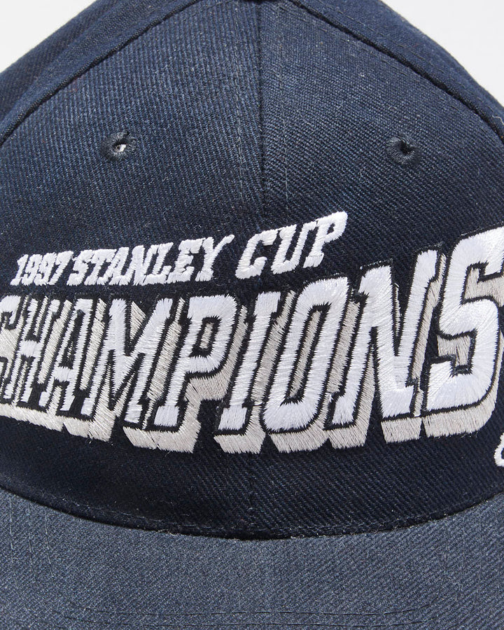 Vintage 1997 Detroit Red Wings Stanley Cup Champions Wool Blend NHL Center Ice Sports Specialties Snapback - OS