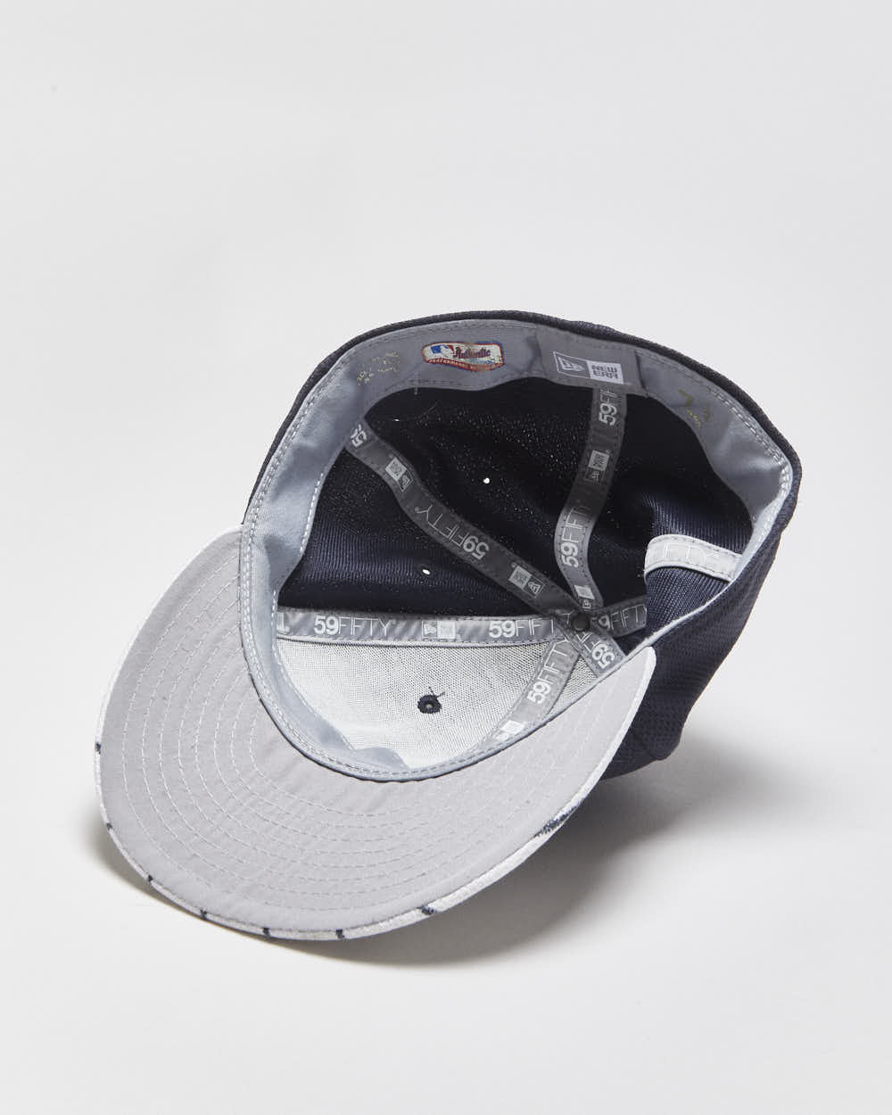 Vintage New Era 59Fifty NY Yankees Pinstripe MLB Performance Fitted Baseball Cap - OS
