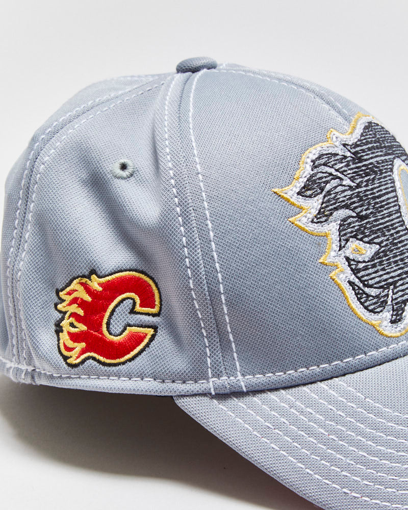 DS Vintage Reebok Calgary Flames NHL Centre Ice FitMax'70 Baseball Cap - S/M